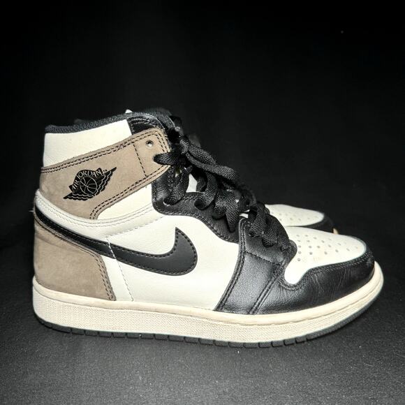 Nike Air Jordan 1 Retro High OG Dark Mocha Men's Shoes - Size 5